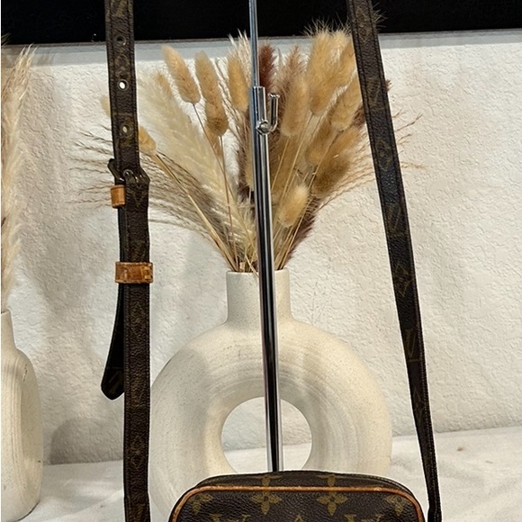 Auth LOUIS VUITTON Danube M45266 Brown Monogram 872ST Shoulder Bag - Picture 17 of 17